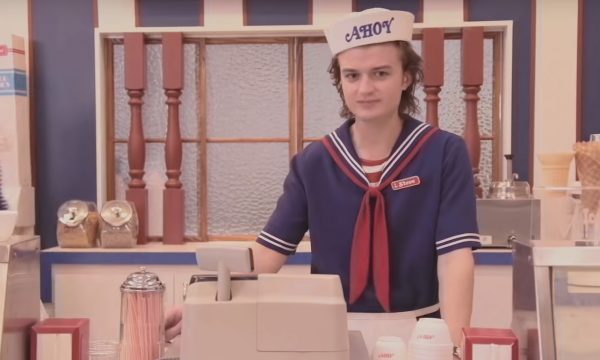 ‘Stranger Things’: Terceira temporada ganha teaser divertido com Steve Harrington e nova personagem!