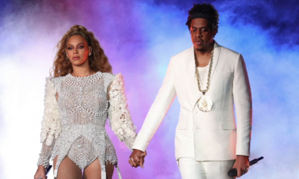 Vídeo: Beyoncé e Jay-Z fazem surpresa para garoto de 17 anos em show e ele tem a melhor reação!