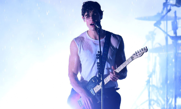 VMA 2018: Shawn Mendes fica molhadinho em performace poderosa de “In My Blood”; assista