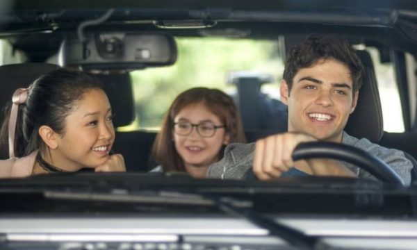 Autora de ‘Para Todos os Garotos’ justifica ausência de crush asiático em filme da Netflix