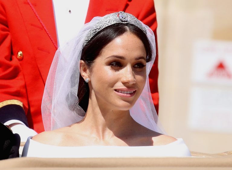 Admirada Meghan Markle V Seu Vestido De Noiva Pela Primeira Vez Em Trailer De Document Rio