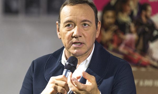 Mais um: Kevin Spacey é processado por assédio sexual por massagista; saiba detalhes