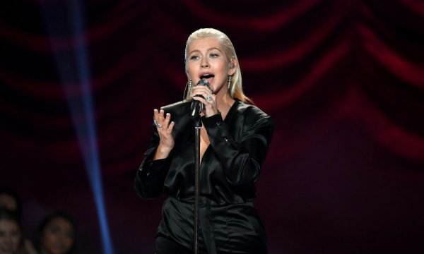 Christina Aguilera homenageia Aretha Franklin cantando ‘Ain’t No Way’; assista!
