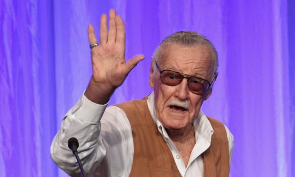 Robert Downey Jr., Chris Evans, Hugh Jackman e mais celebridades lamentam morte de Stan Lee: ‘Nunca haverá outro’