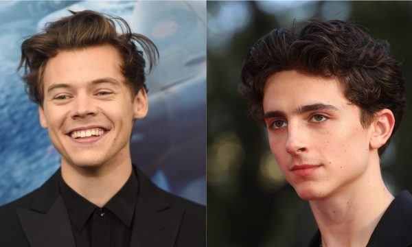 Entrevistado por Harry Styles, Timothée Chalamet confessa que é difícil comer pêssegos sem pensar em cena de ‘Me Chame Pelo Seu Nome’