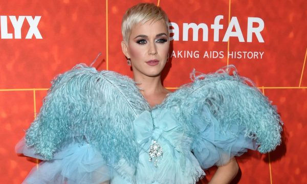 Katy Perry critica Trump após declaração sobre incêndios na Califórnia; famosos lamentam tragédia