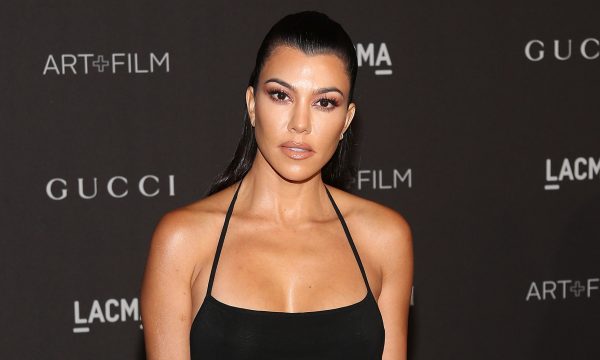 Kourtney Kardashian dá resposta certeira a comediante que ironizou seu “talento” em foto no Instagram