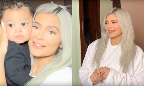 Vídeo: Fofura! Kylie Jenner faz tutorial de make com participação da filhinha Stormi pra arrasar em show; vem ver e se apaixonar!