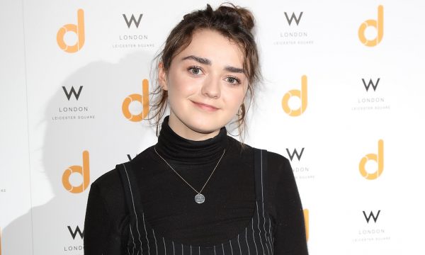 No Brasil, Maisie Williams revela uma aprovação especial do final de ‘Game of Thrones’ e conta sua morte favorita da série