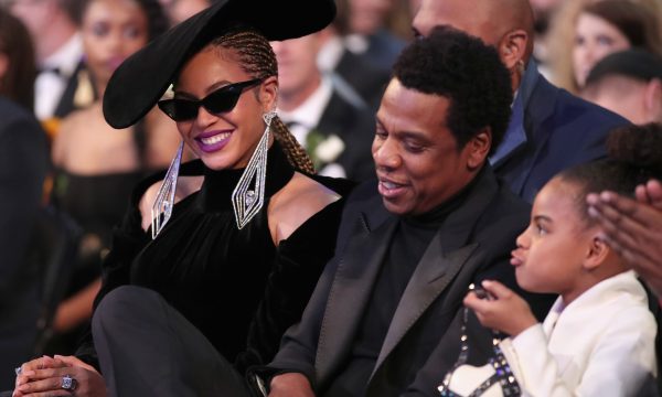 Jay-Z e Beyoncé fazem linda homenagem para a avó de 93 anos do rapper; vem ver!