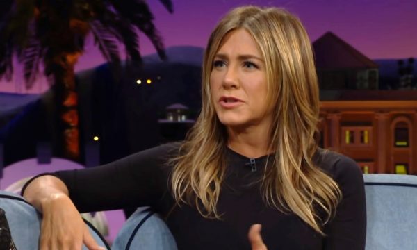 Jennifer Aniston comenta acordo milionário da Netflix para manter “Friends” e revela quem do elenco é contra retorno da série