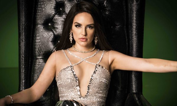 Diva pop de sucesso, Kéfera volta ao passado e vive dramas da adolescência no trailer hilário de “Eu Sou Mais Eu”