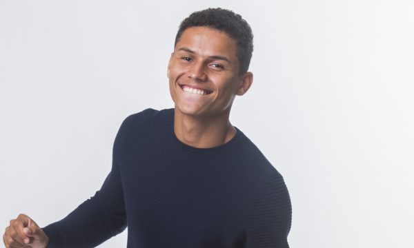 BBB19: Após Danrley dizer que é virgem, irmã do brother faz piada!