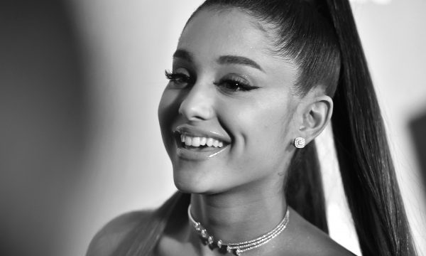 Ariana Grande é flagrada mascarada, em passeio com ex, após dizer que provavelmente não namorará nunca mais!