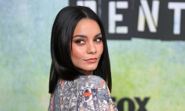 Vídeo: Vanessa Hudgens relembra ter sido chamada de ‘vadia’ por mãe de fã de “High School Musical”