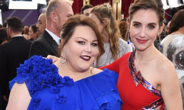 Globo de Ouro: Áudio de microfone vaza com comentário polêmico de Chrissy Metz (supostamente) sobre Alison Brie; Atrizes se posicionam