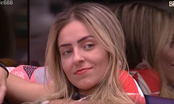 BBB 19: Paula é alfinetada por comentário controverso em nova edição do “Isso a Globo Não Mostra”; vem ver!