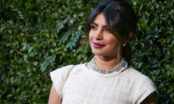Priyanka Chopra comenta decisão de usar sobrenome de Nick Jonas: “Sou um pouco tradicional”