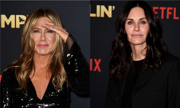 Avião de Jennifer Aniston e Courtney Cox faz pouso de emergência após perder roda, diz TMZ; veja vídeo