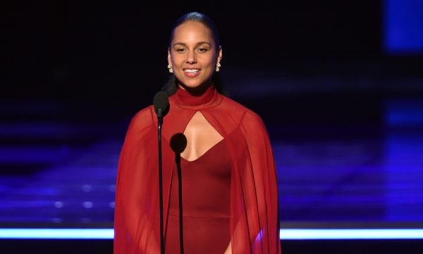 Alicia Keys surpreende fãs com lançamento do novo single “Raise a Man”; vem ouvir!