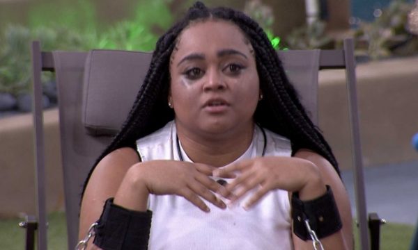 BBB 19: Rízia revela que parou tratamento contra depressão para entrar no reality e emociona brothers