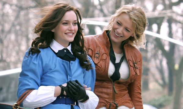 “Gossip Girl”: Presidente do canal The CW fala sobre possível reboot da série: “Há uma conversa”
