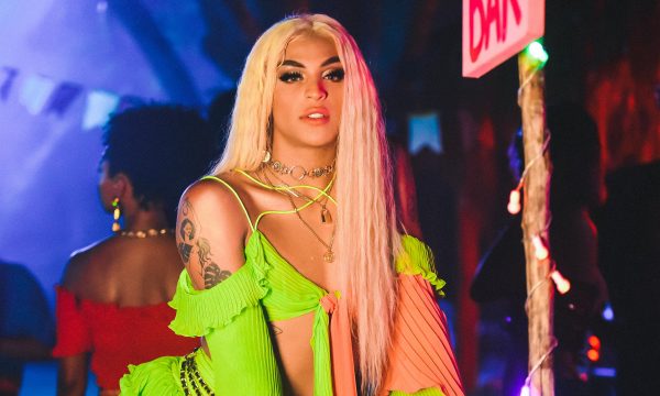 Pabllo Vittar surpreende ao revelar origem do bordão ‘e o quê’, e conta que não consegue namorar: ‘Bloqueio’