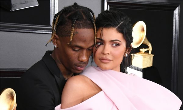 Relacionamento de Kylie Jenner e Travis Scott está em crise após rumores de traição, diz TMZ
