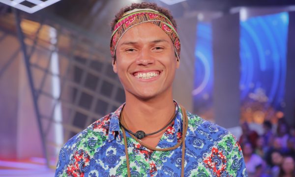 BBB 19: Após eliminação, Danrley comenta rumores sobre sua sexualidade: ‘Não sou ‘hétero top”; Namorada se diz surpresa com história