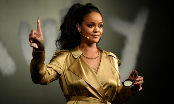 Rihanna curte vídeo sobre previsões de que terá um bebê e ficará noiva de Hassan Jameel, e intriga seus fãs; confira!