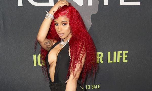Cardi B revela que roubava e drogava homens quando era stripper, é criticada nas redes sociais, e brinca com a situação; entenda