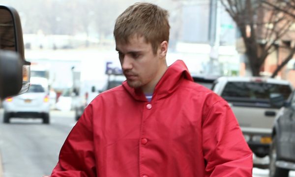 Justin Bieber faz desabafo sobre saúde mental e pede orações dos fãs: “Tenho lutado muito”
