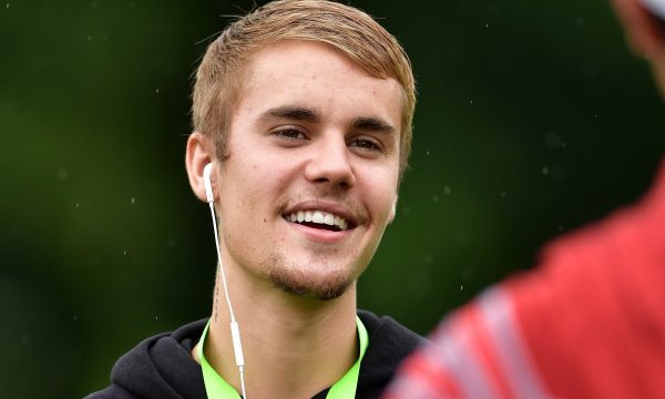 Justin Bieber desabafa sobre problemas emocionais e promete lançar músicas novas: “Álbum arrasador”