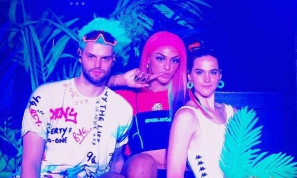 Coachella 2019: Em segunda noite consecutiva no festival, Pabllo Vittar bate cabelo e AGITA público com Sofi Tukker e ‘Energia’; vem ver