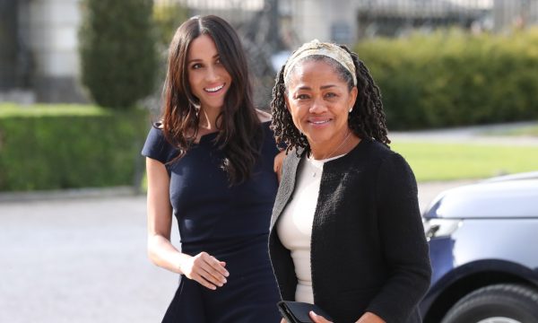Mãe de Meghan Markle, Doria Ragland, chega em Londres para acompanhar o nascimento do neto; saiba os detalhes!