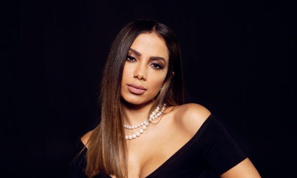 Anitta revela ‘correria’ para lançar ‘Kisses’ e se abre sobre aposentadoria dos palcos: ‘Tudo que eu sonhei já realizei’