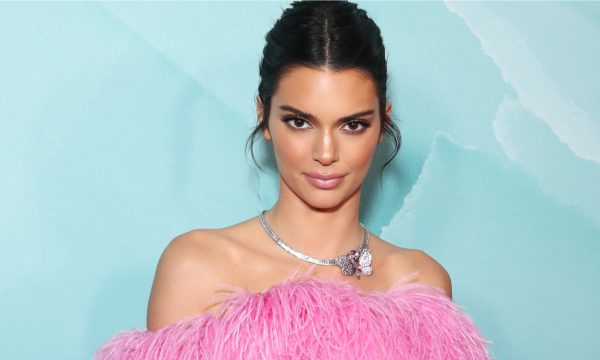 Kendall Jenner diz que nunca se apaixonou “gradualmente” por alguém: “Nem sei como isso funciona!”