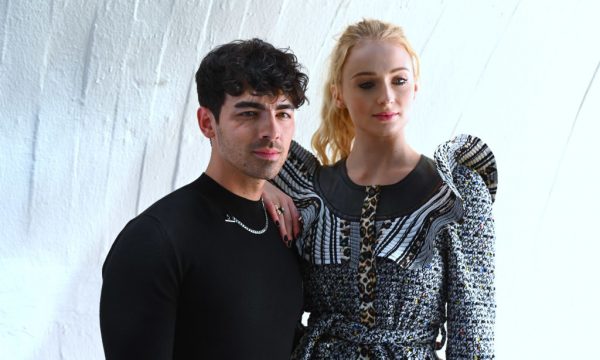 Sophie Turner revela ‘rompimento relâmpago’ com Joe Jonas e diz que cantor salvou a vida dela
