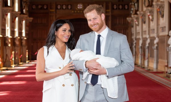 Príncipe Harry se irrita com ‘invasão de privacidade’ de fotógrafos e caso termina com indenização e pedido de desculpas!