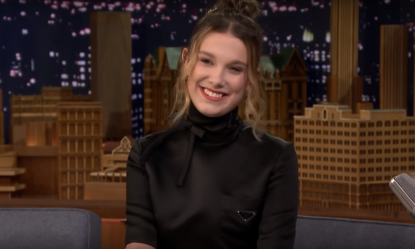 Millie Bobby Brown imita Amy Winehouse, faz o sotaque do Jon Snow e canta hit de Shawn Mendes em entrevista; vem ver