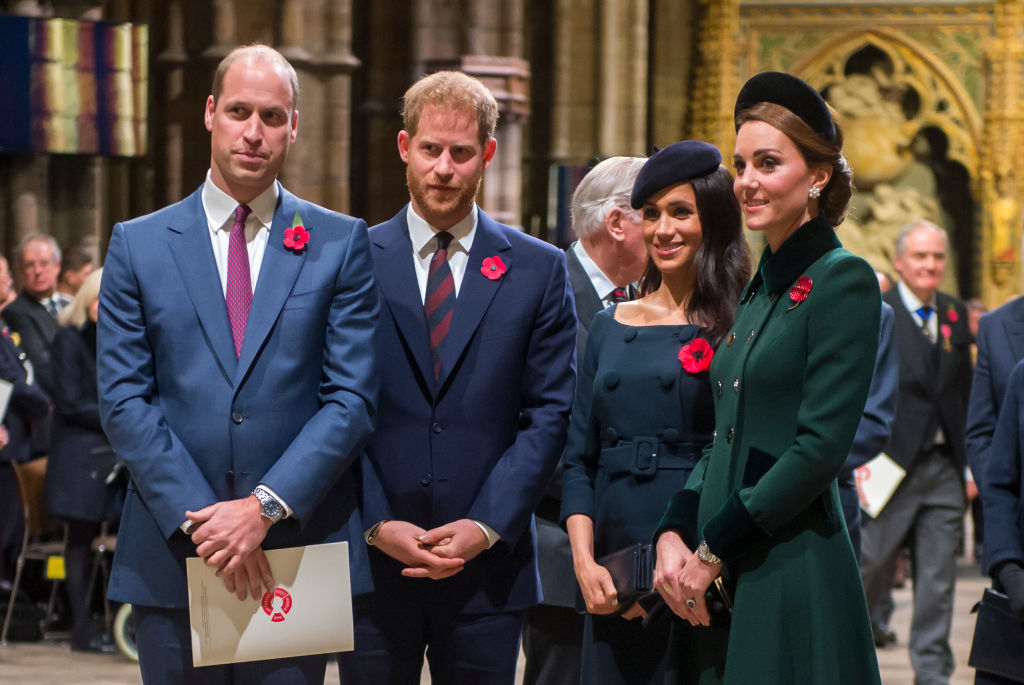 William e Kate teriam exigido resposta “dura” da família real à entrevista polêmica de Harry e Meghan, diz autor
