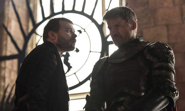 Rivais? Só em ‘GoT’! Pilou Asbæk revela amizade bem antiga com Nikolaj Coster-Waldau: ‘Fui babá das filhas dele!’