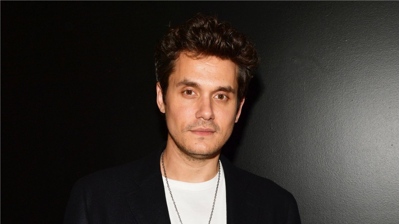John Mayer consegue ordem de restrição contra "fã" obcecado, após receber diversas ameaças de morte — saiba os detalhes! | Hugo Gloss