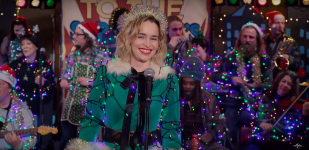 Emilia Clarke canta hit de natal e ganha 'Uma Segunda Chance para Amar' em  trailer de comédia romântica; vem assistir e se apaixonar! - Hugo Gloss