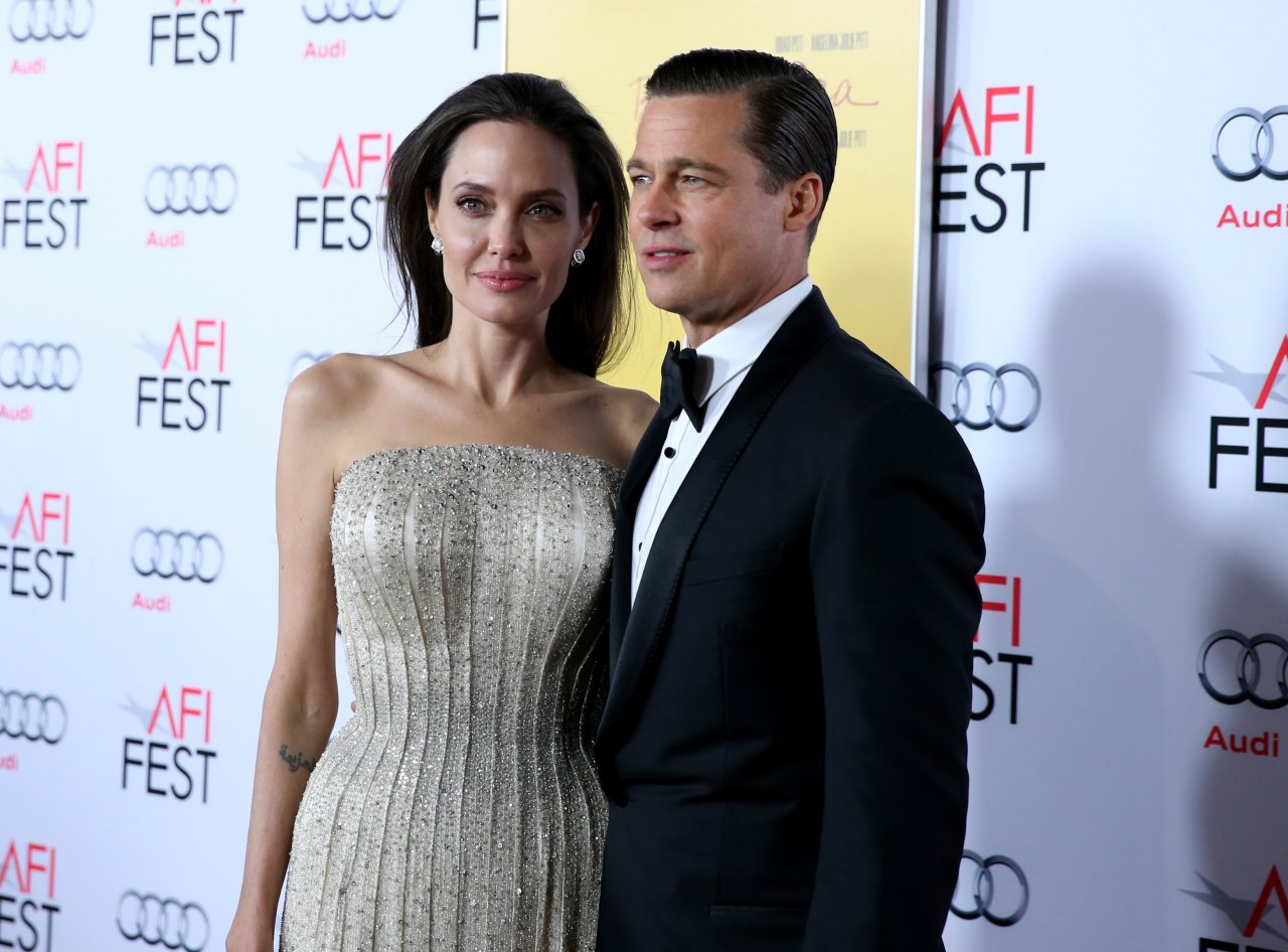 Angelina Jolie fala sobre vida após separação de Brad Pitt e faz rara  menção ao ator: Tem sido bem difícil - Hugo Gloss