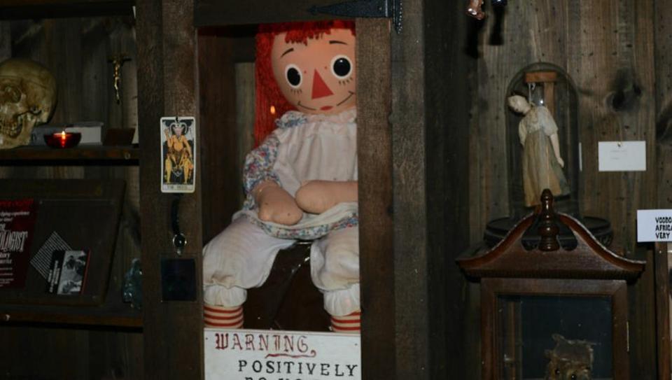 Boneca amaldiçoada que inspirou Annabelle fugiu de museu? Boato viraliza no Twitter e deixa internautas desesperados! | Hugo Gloss