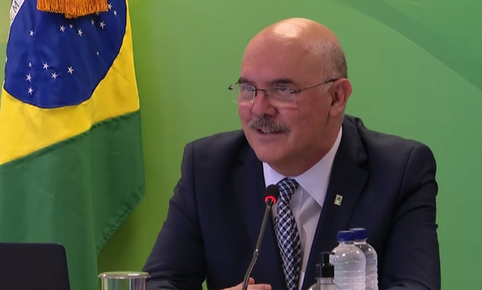 Péssimo! Milton Ribeiro, Ministro da Educação (!) dá série de declarações  homofóbicas em entrevista: 'Não é normal, e não concordo' | Hugo Gloss