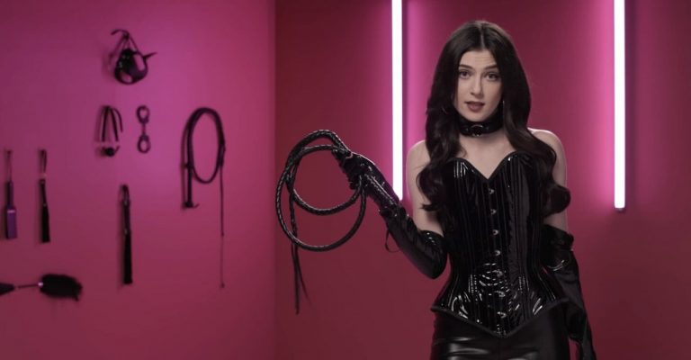 Dominatrix Viraliza Na Web Após Levar Homem Para Passear De Coleira No Supermercado Vem Saber A