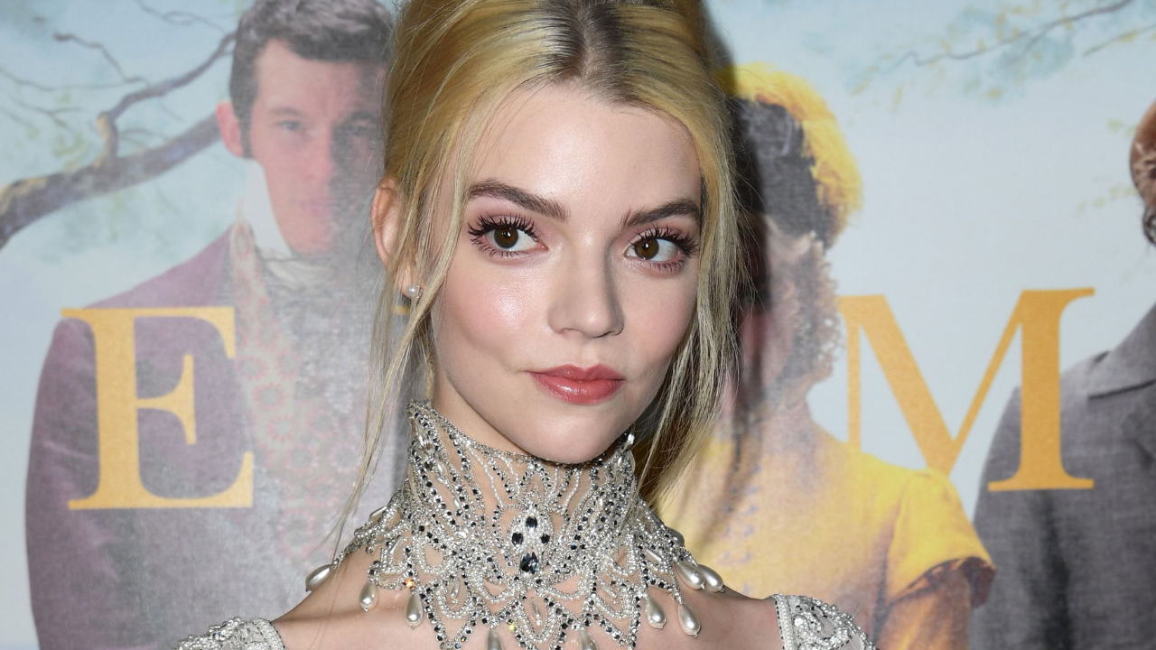 O Gambito da Rainha  Anya Taylor-Joy tem conta hackeada e gera confusão  nas redes