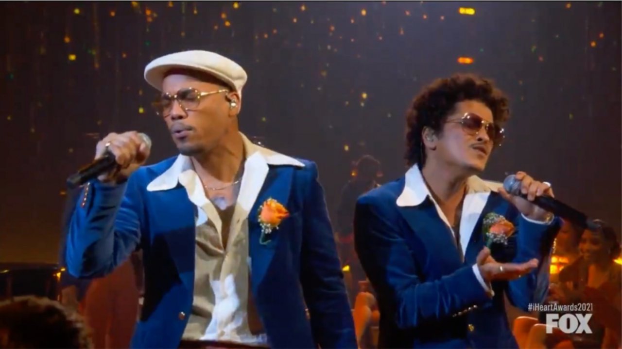 Ao vivo) Bruno Mars, Anderson .Paak, Silk Sonic - Leave the Door Open  (Legendado